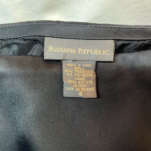 Banana Republic black satin skirt size 4 - Picture 4 of 5